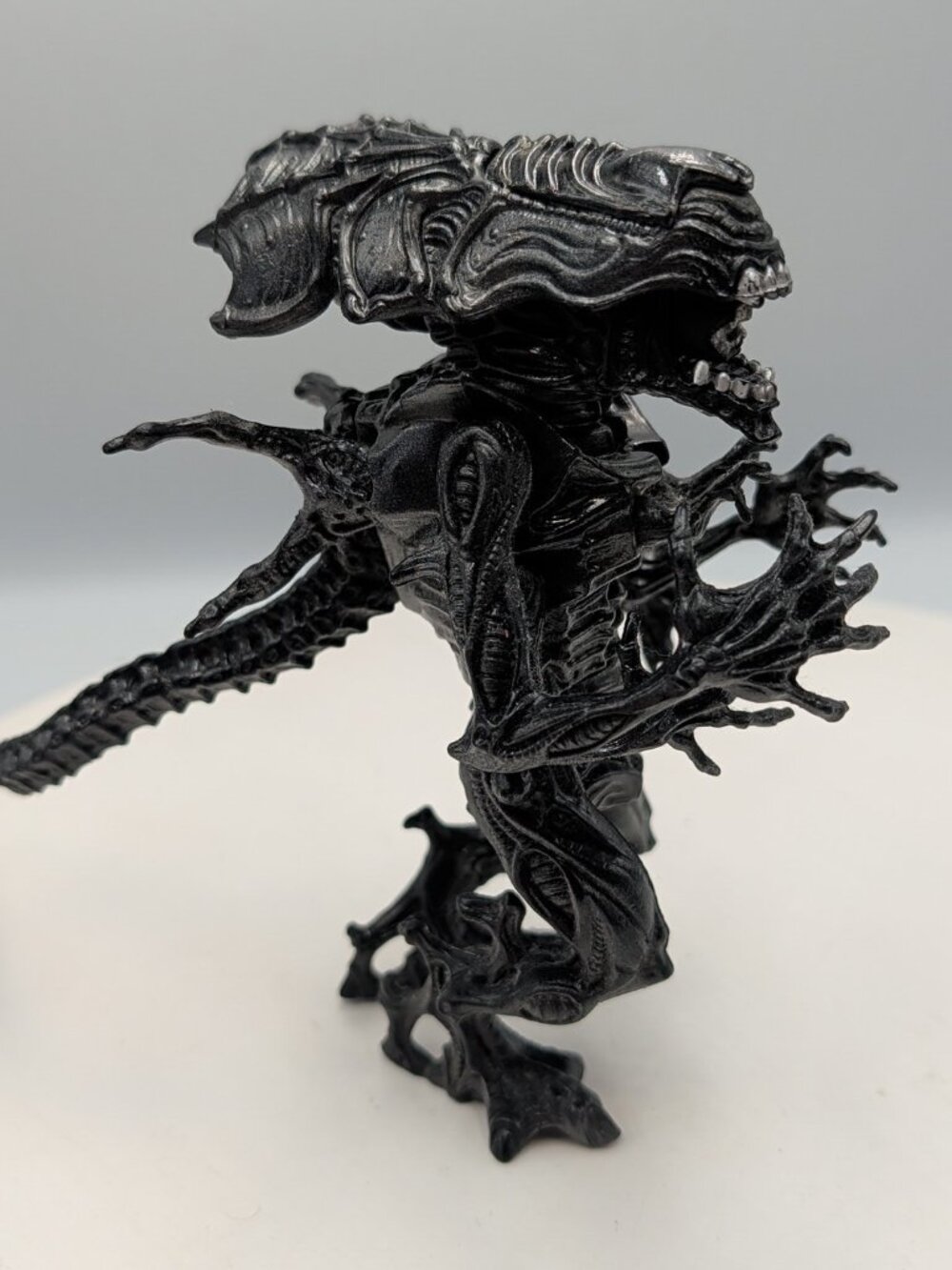 Vintage 1992 Kenner ALIENS Queen Alien Deluxe Xenomorph Action Figure 6" - Picture 5 of 9